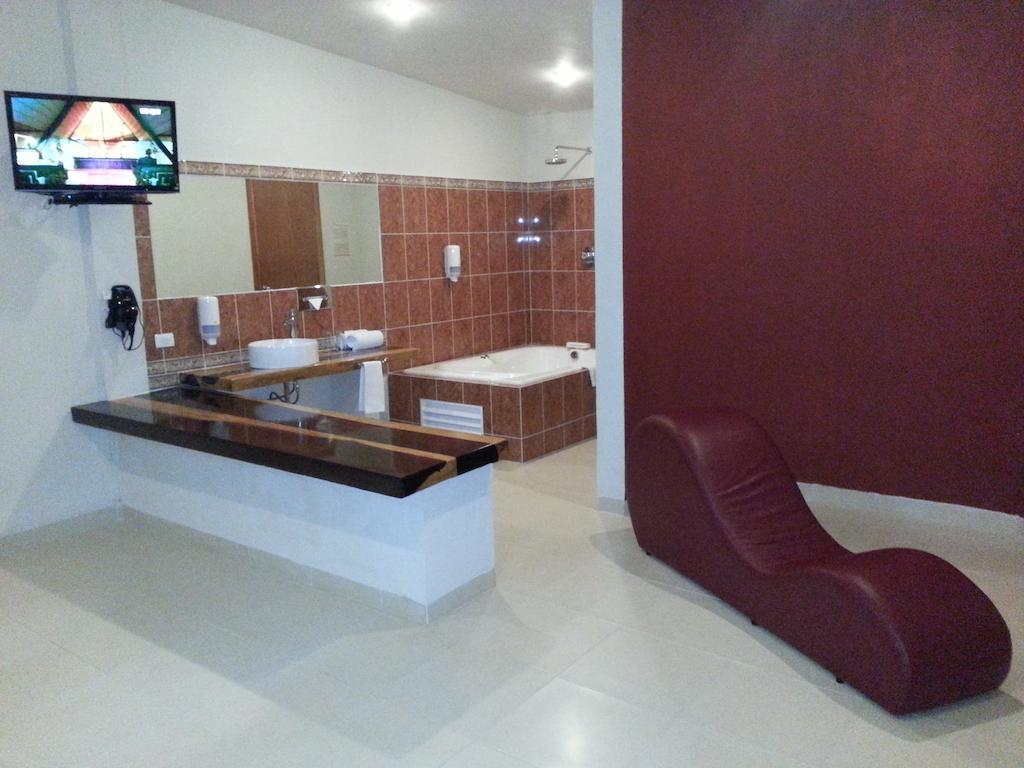 Auto Hotel Paraiso Inn Palenque Bilik gambar